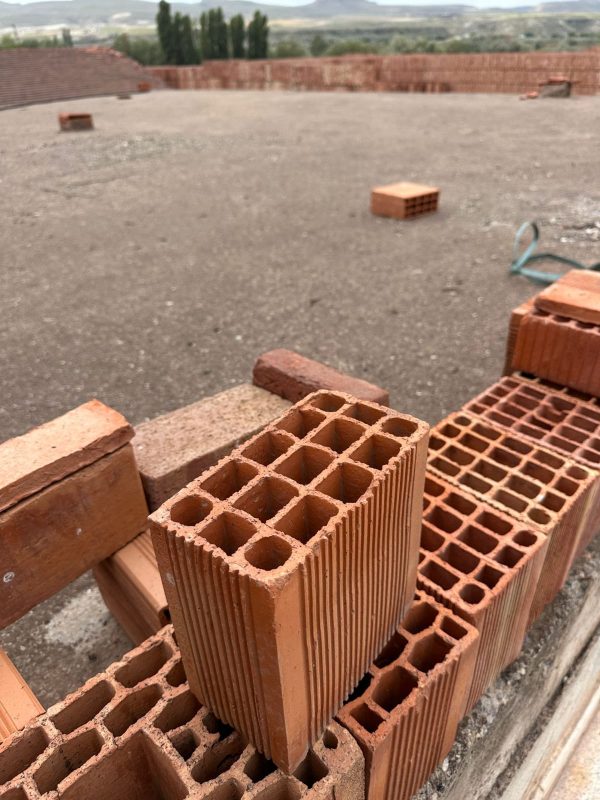 10'luk Yatay Delikli Blok Tuğla (Paletli) 18.5 x 10 x 18.5